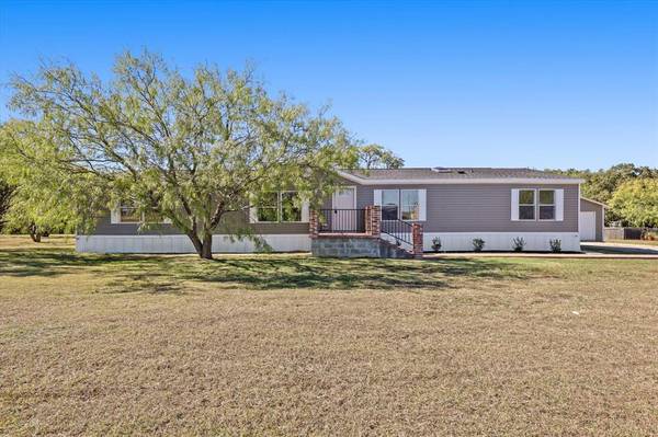 9009 N Monterrey Drive, Alvarado, TX 76009