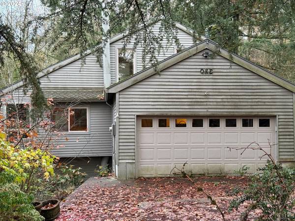 1 WALKING WOODS DR, Lake Oswego, OR 97035