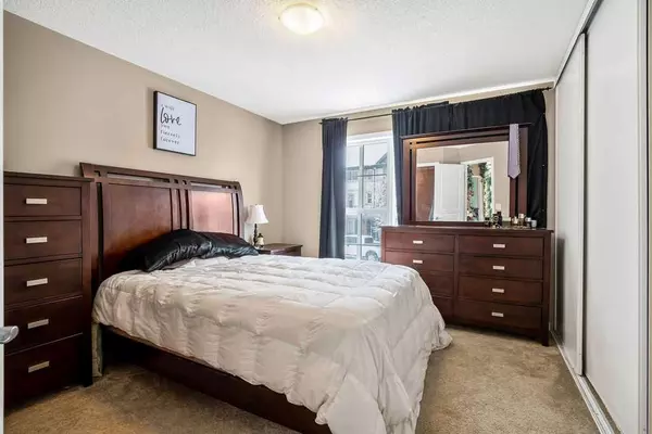 Calgary, AB T2Z 0T9,123 New Brighton LNDG SE