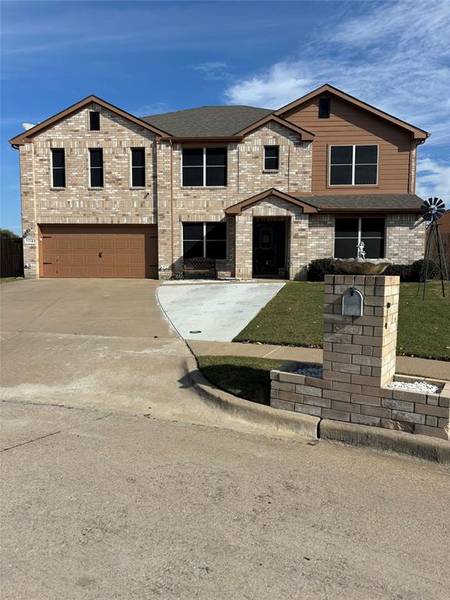 5324 Cameron Drive, Grand Prairie, TX 75052