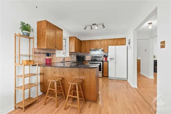 Ottawa, ON K2B 8S6,849 ROB ROY AVE