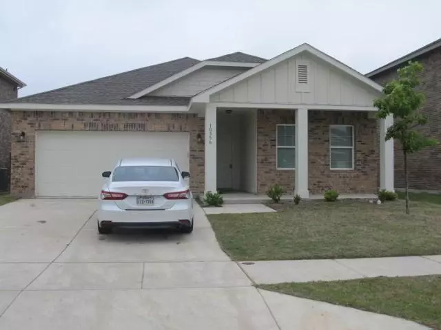 10356 Castle Lyons Lane, Fort Worth, TX 76036