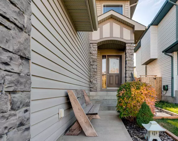 Calgary, AB T2Z 4B4,230 New Brighton CIR SE