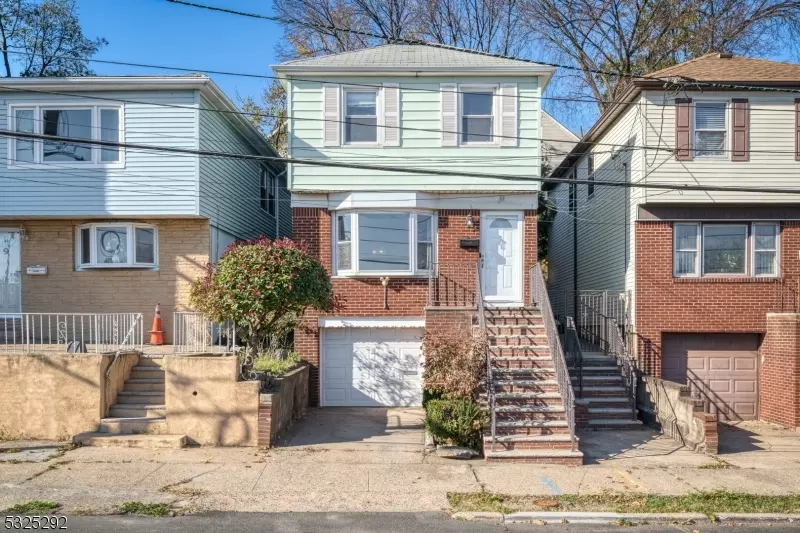 11 Bayside Ter, Jersey City, NJ 07305