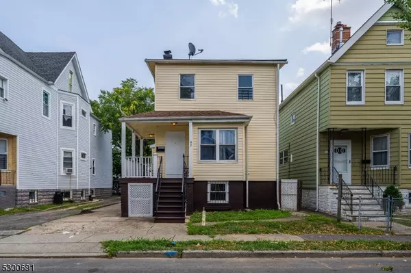 42 Cambridge St,  East Orange City,  NJ 07018