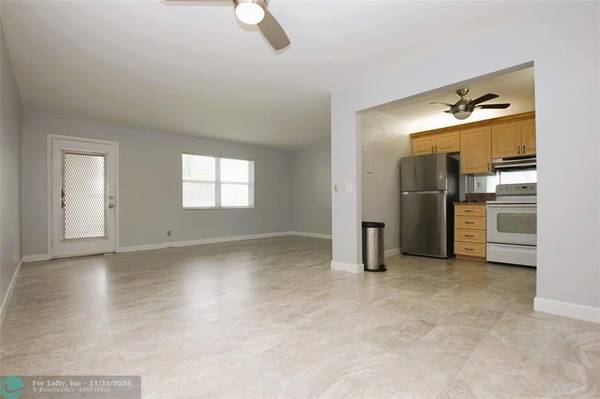 Delray Beach, FL 33484,545 Burgundy L  #545