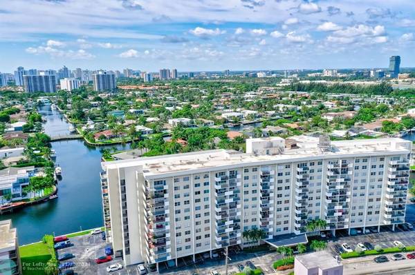 Hallandale Beach, FL 33009,401 Golden Isles Dr  #302