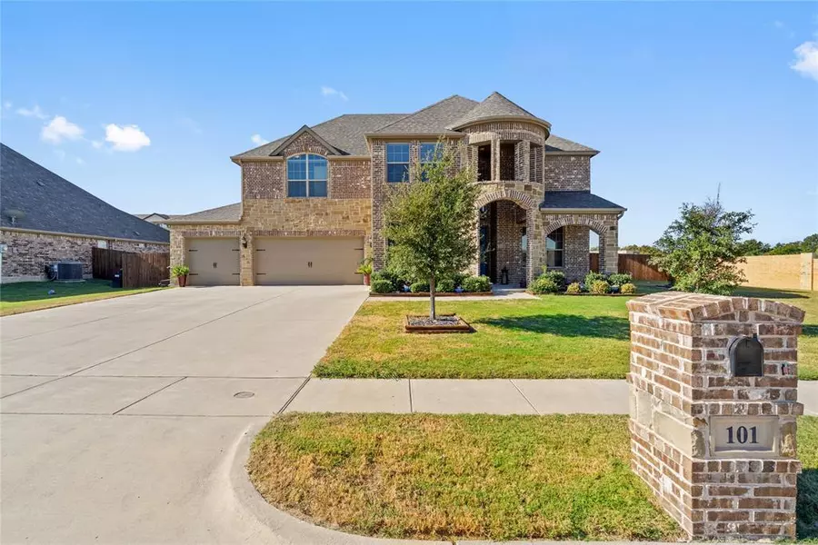 101 Live Oak Drive, Crowley, TX 76036