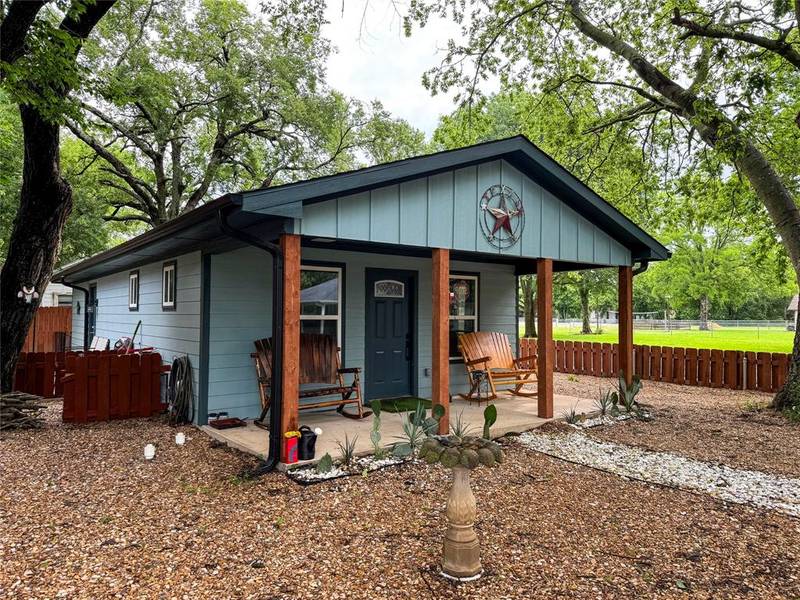 1000 S 4th Street, Bonham, TX 75418