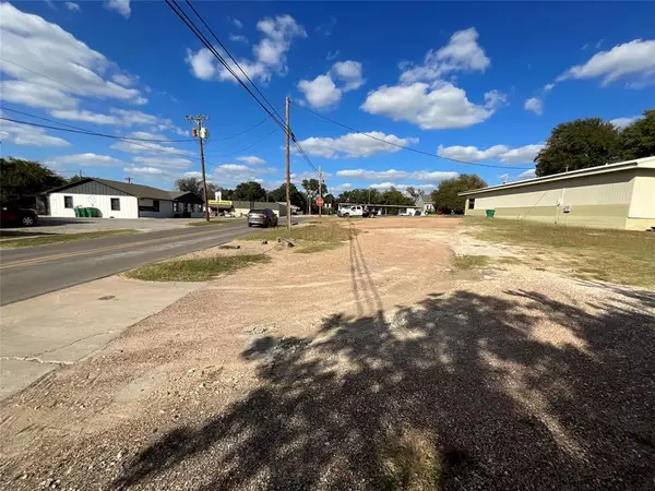 502 Main, Hamilton, TX 76531