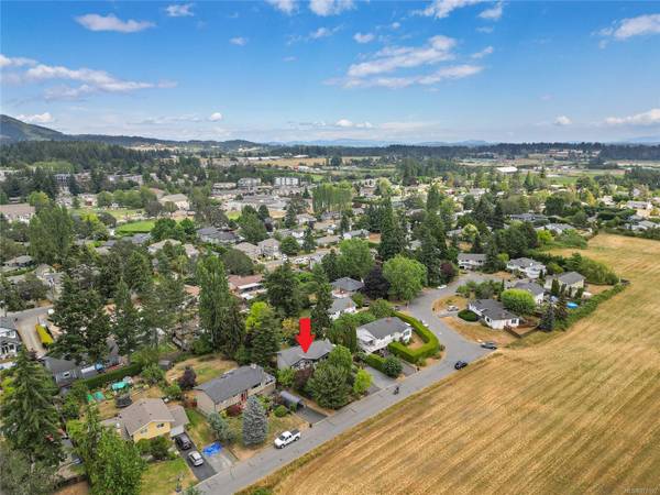 Central Saanich, BC V8M 1G7,1204 MARIN PARK Dr