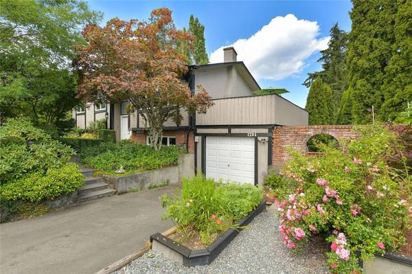 Central Saanich, BC V8M 1G7,1204 MARIN PARK Dr