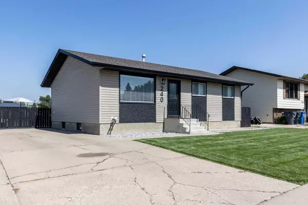 Medicine Hat, AB T1B 2K5,240 Shepherd CRES SE