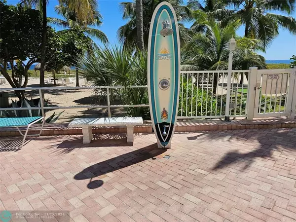 Pompano Beach, FL 33062,710 N Ocean Blvd  #601