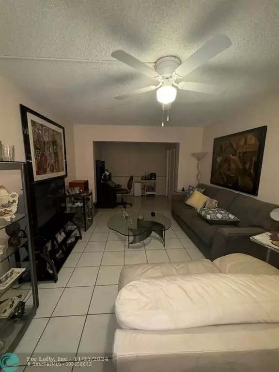 Margate, FL 33063,3040 Holiday Springs Blvd  #106