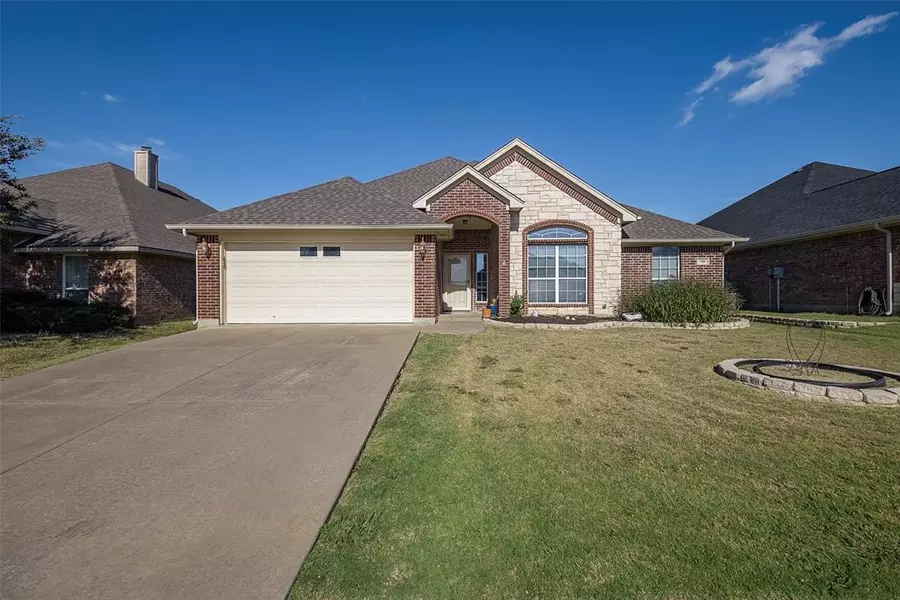 708 Morgan Drive, Burleson, TX 76028