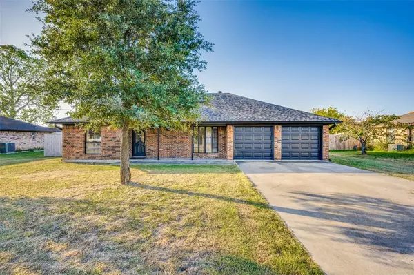 3 Rogers Circle, Krum, TX 76249