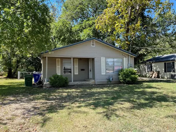 203 Pecan Street,  Whitesboro,  TX 76273