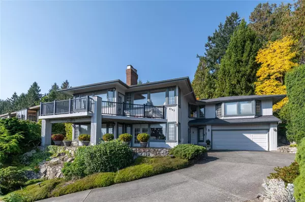 8742 Pender Park Dr, North Saanich, BC V8L 3Z5