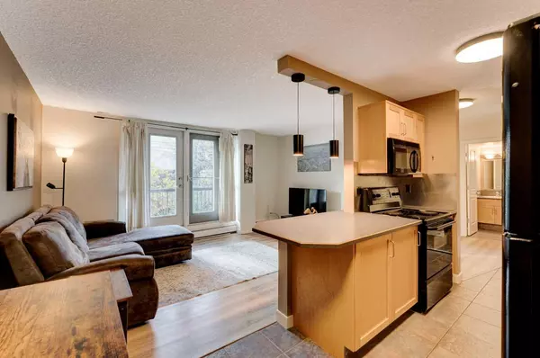 Calgary, AB T2T 4S9,2317 17B ST SW #305