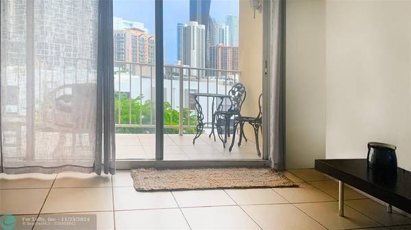 Sunny Isles Beach, FL 33160,200 178th Dr  #703