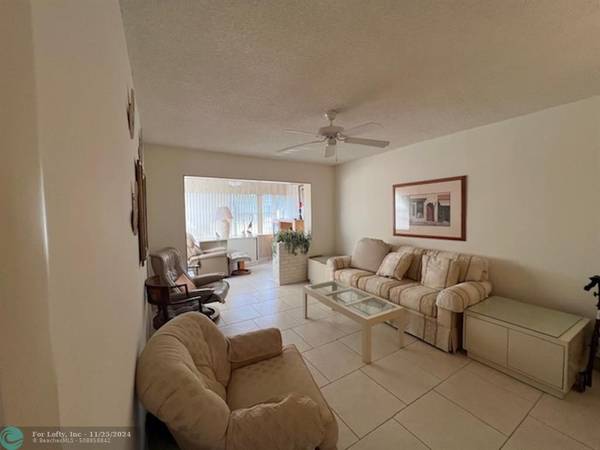 Margate, FL 33063,3080 Holiday Springs Blvd  #307