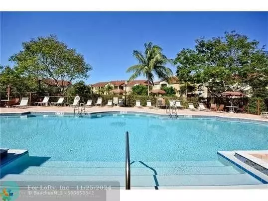 Boynton Beach, FL 33435,1305 Villa Cir  #1305