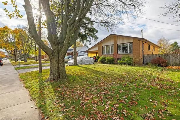 48 MANNING AVE, Hamilton, ON L9A 3E7