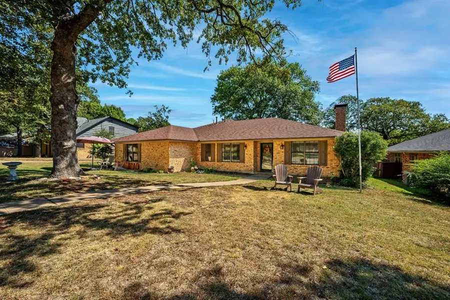 608 Queens Road, Denison, TX 75020