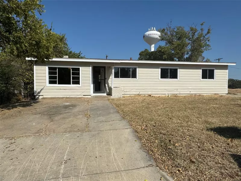 1023 Newby Avenue, Bridgeport, TX 76426