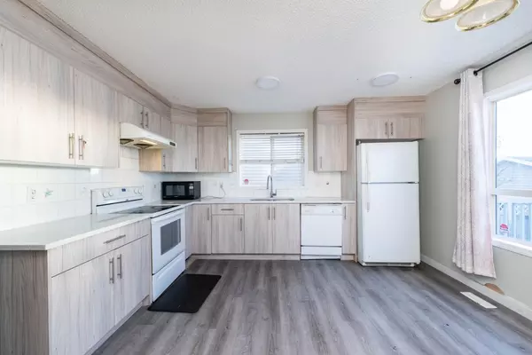 Calgary, AB T3J4L6,228 Martinvalley CRES NE