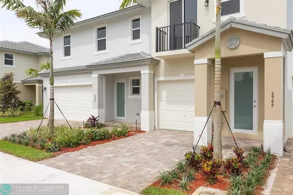 Coconut Creek, FL 33073,6949 PINES CIRCLE  #22