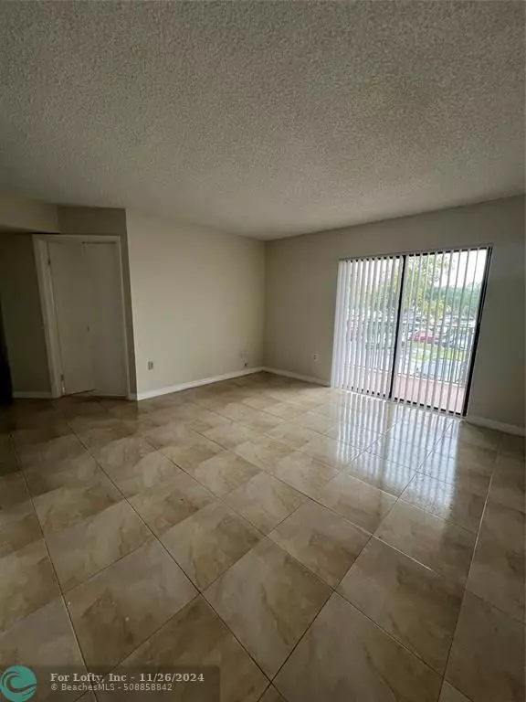 Pembroke Pines, FL 33025,301 Palm Way  #202