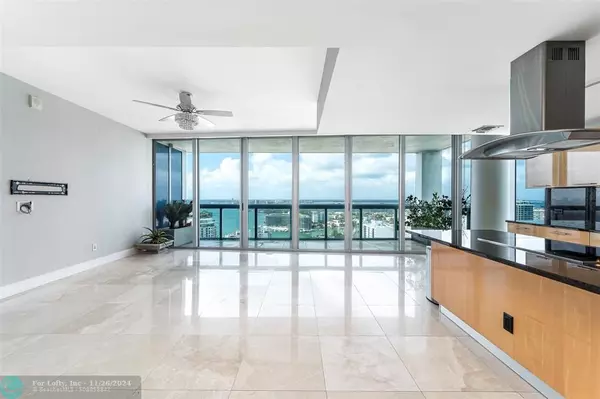 Miami Beach, FL 33141,6899 Collins Ave  #2707