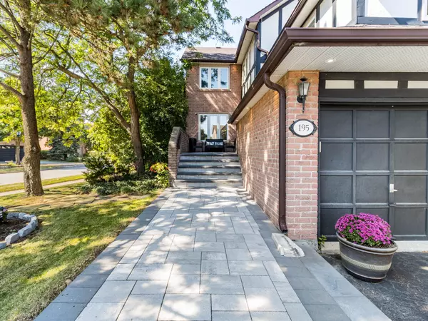 Oakville, ON L6H 5A5,195 Romain CRES