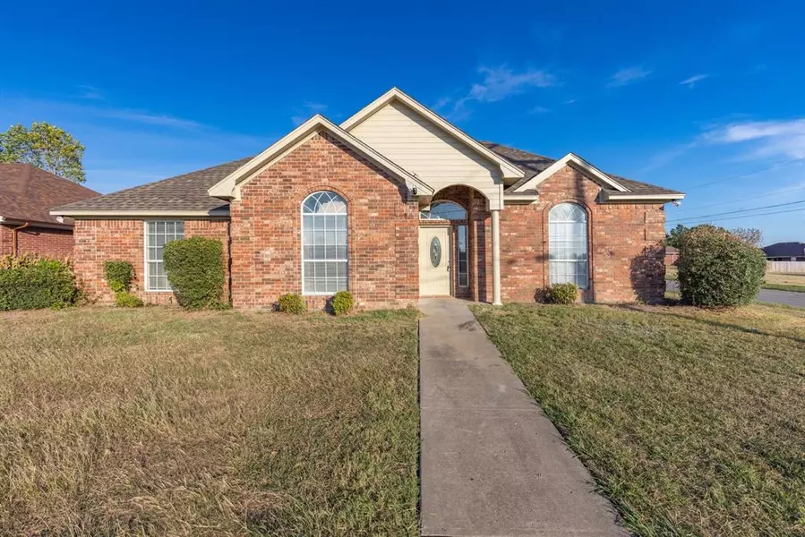 2210 Mangum Street, Commerce, TX 75428