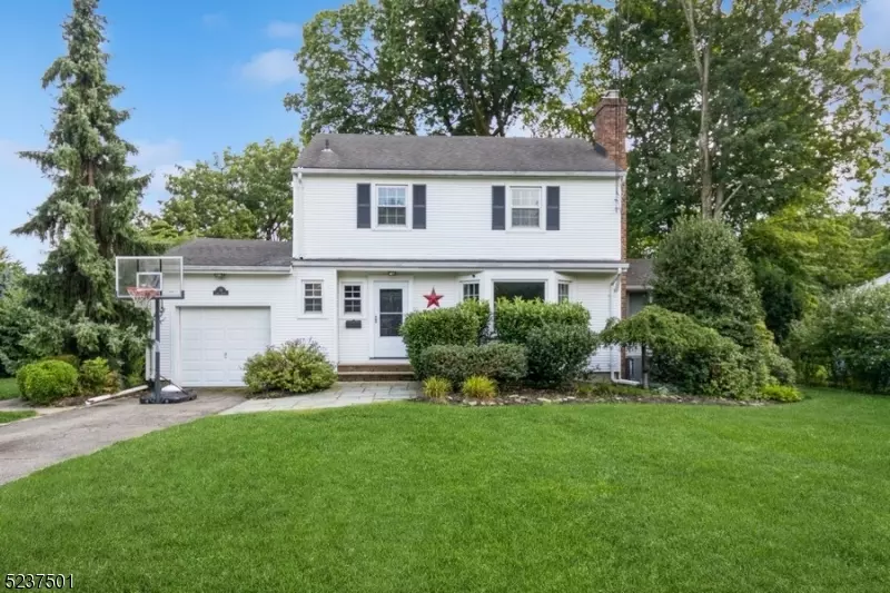 30 Jaqui Ave, Morris Plains Boro, NJ 07950