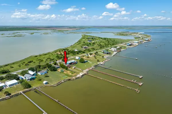 426 Egery Island Rd, Taft, TX 78390