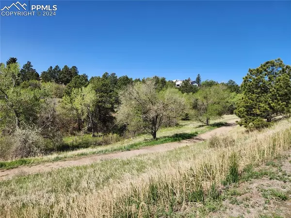 Colorado Springs, CO 80919,6614 Warbler LN