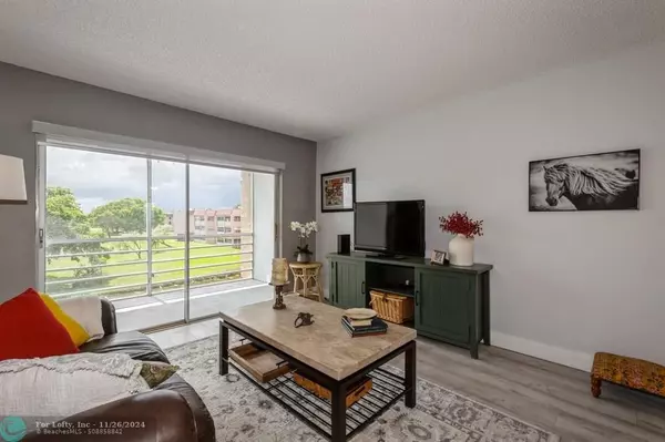 Sunrise, FL 33322,9181 Sunrise Lakes Blvd  #306