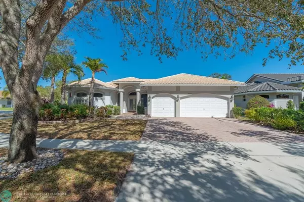 8951 NW 34th St, Cooper City, FL 33024