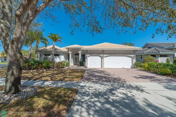 8951 NW 34th St, Cooper City, FL 33024