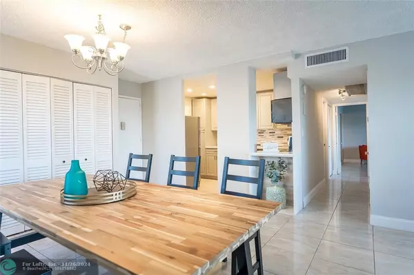 Hallandale Beach, FL 33009,401 Golden Isles Dr  #412