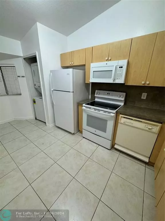 Homestead, FL 33035,1240 SE 28th Ct  #204