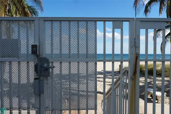 Pompano Beach, FL 33062,1000 S Ocean Blvd  #12-L