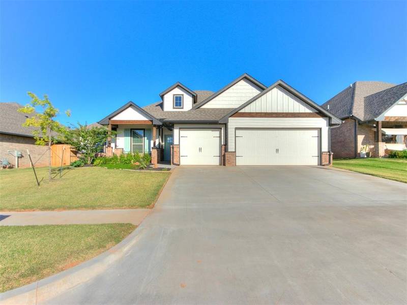 5404 Carmel Creek Drive, Mustang, OK 73064