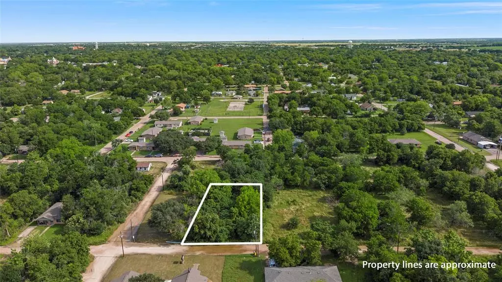 703 Stringfellow Avenue, Marlin, TX 76661