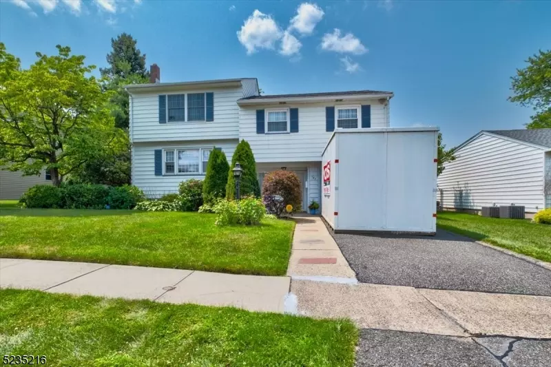 137 Abbe Ln, Clifton City, NJ 07013