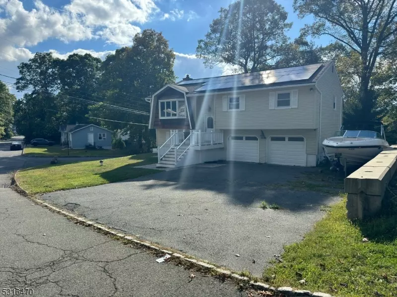 28 Kynor Ave, Hopatcong Boro, NJ 07874