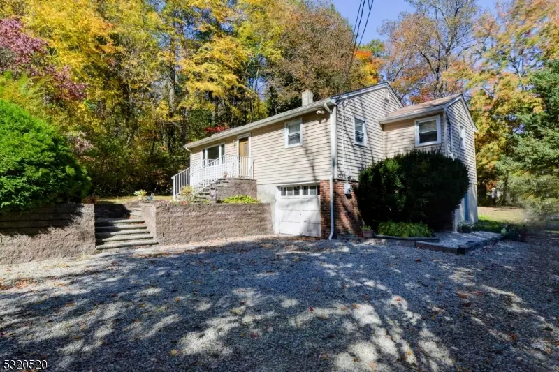 West Milford Twp., NJ 07480,4 Shady Ln